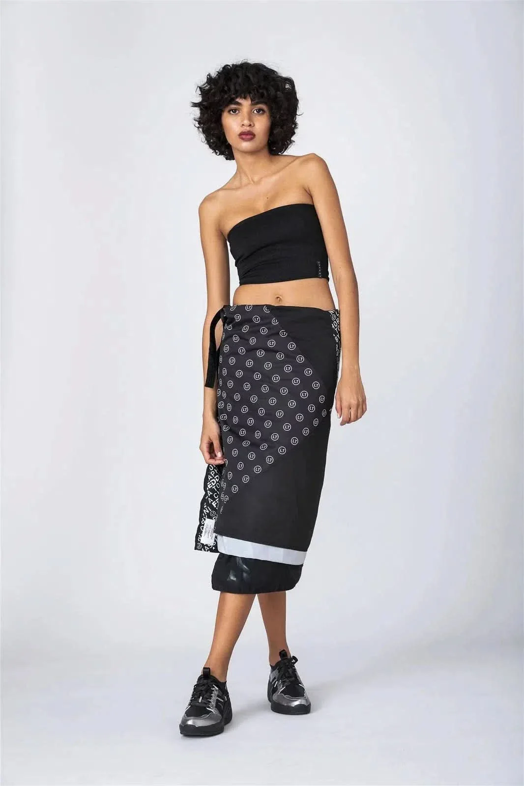 Luca Tommassini Convertible poncho / skirt - Black - Image 3